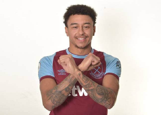 HLV Solskjaer giải th&iacute;ch l&yacute; do đẩy Lingard đến West Ham