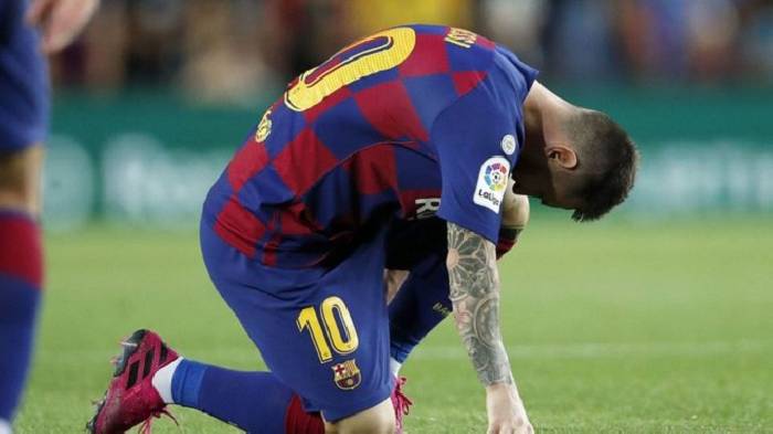 Tin chuyển nhượng tối 30/1: Barca qu&aacute; sai lầm khi kh&ocirc;ng b&aacute;n Messi