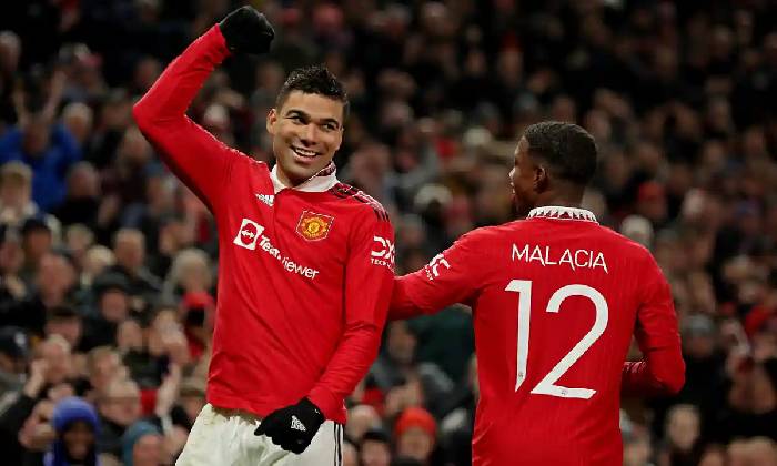 Roy Keane chỉ ra l&yacute; do Casemiro rực s&aacute;ng tại Man United