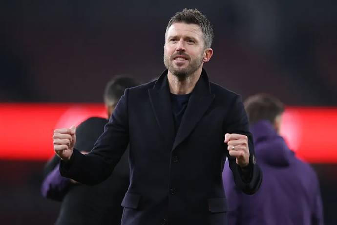 Roy Keane &lsquo;quay xe&rsquo;, muốn MU giữ ch&acirc;n HLV Carrick