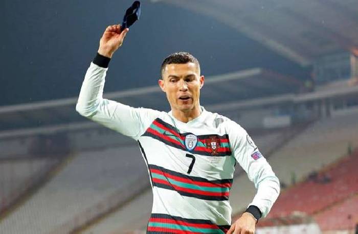 V&ograve;ng loại World Cup 2022: Ronaldo bị treo gi&ograve; v&igrave; thiếu kiềm chế?
