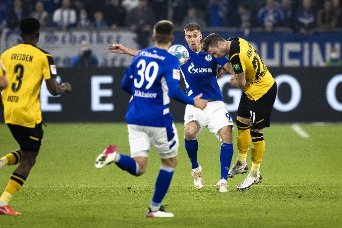 Ph&acirc;n t&iacute;ch k&egrave;o hiệp 1 Dynamo Dresden vs Schalke, 23h30 ng&agrave;y 1/4