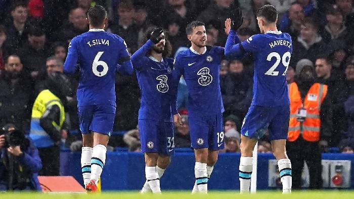 Real li&ecirc;n tục mời ch&agrave;o, si&ecirc;u hậu vệ Chelsea đ&atilde; c&oacute; c&acirc;u trả lời