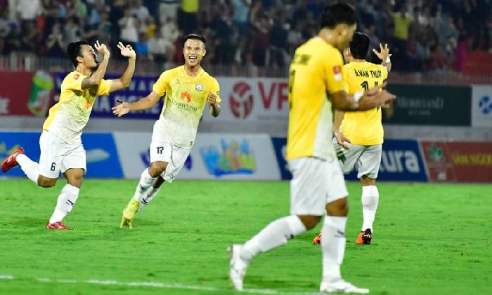 Nhận định, soi k&egrave;o B&igrave;nh Định với TP.HCM, 18h00 ng&agrave;y 31/3: Tin v&agrave;o chủ nh&agrave;