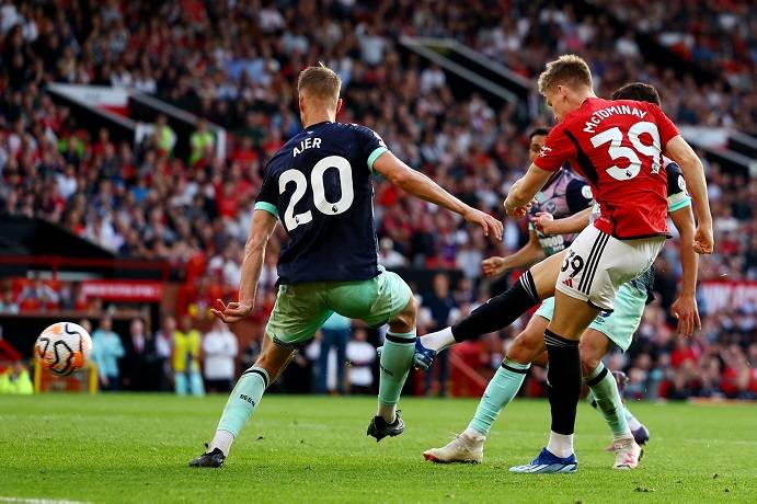 Soi k&egrave;o phạt g&oacute;c Brentford vs MU, 3h00 ng&agrave;y 31/3