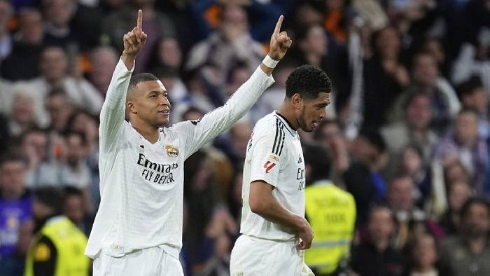 Phản ứng của Mbappe sau khi c&acirc;n bằng th&agrave;nh t&iacute;ch của Ronaldo