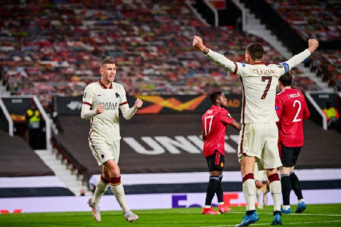 Dzeko lập cột mốc ghi b&agrave;n v&ocirc; tiền kho&aacute;ng hậu tại Old Trafford