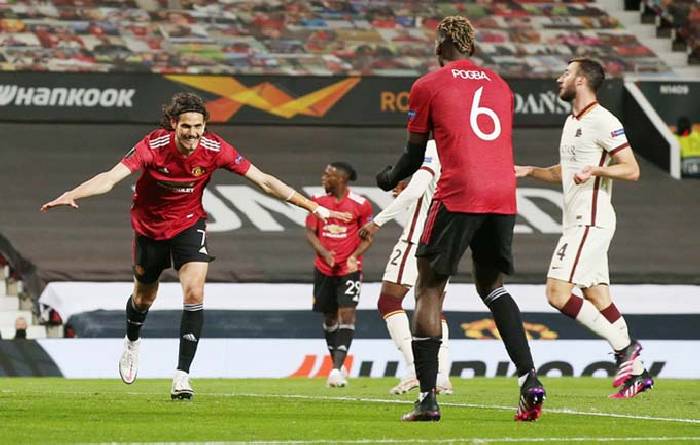 MU 'tr&oacute;i' Cavani ngay lập tức bằng hợp đồng mới