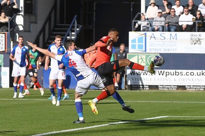 Soi k&egrave;o phạt g&oacute;c Blackburn vs Luton Town, 23h30 ng&agrave;y 1/5