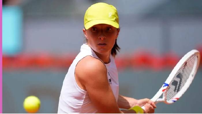 Thua trắng set 1, Swiatek vẫn ngược d&ograve;ng v&agrave;o b&aacute;n kết Madrid Open