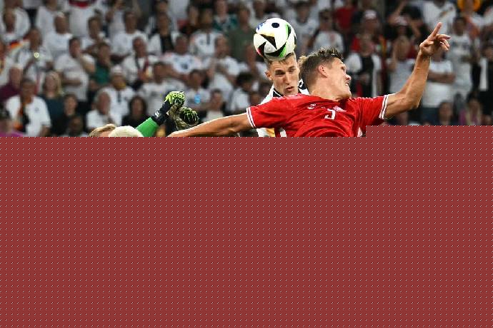 VAR bị chỉ tr&iacute;ch dữ dội ở trận Đức gặp Đan Mạch
