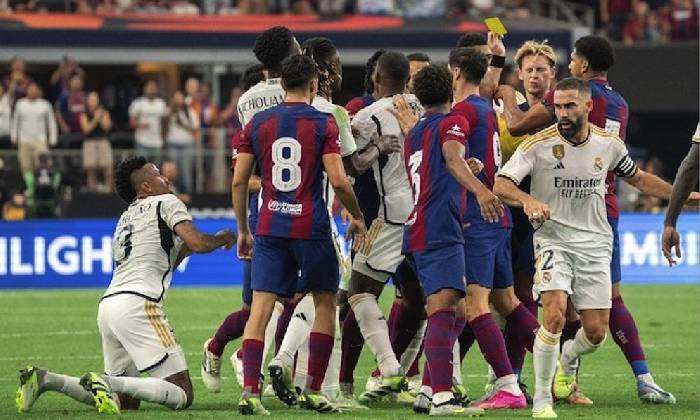 Vừa 'v&ugrave;i dập' đại k&igrave;nh địch Real, Barcelona nhận liền 2 tin dữ