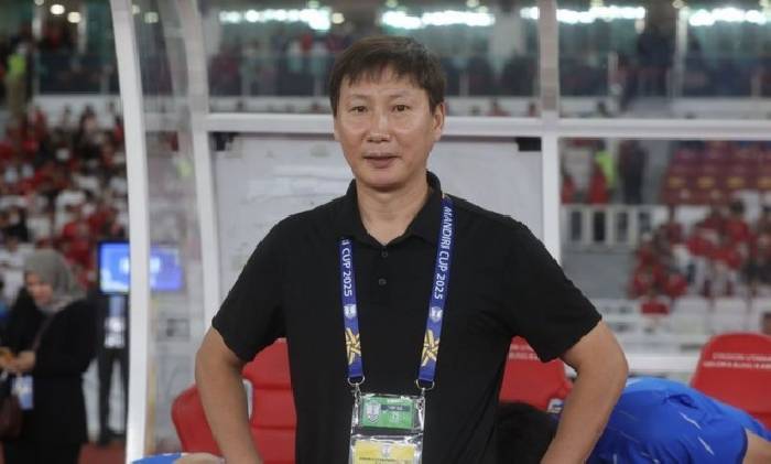 HLV Kim Sang Sik bị b&aacute;o Indonesia tố &lsquo;phi thể thao&rsquo;