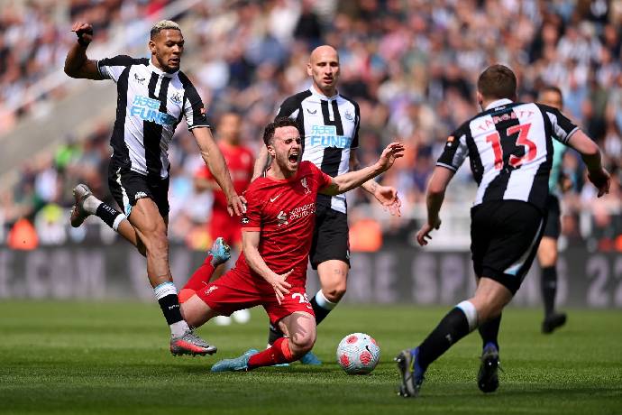 Charlie Nicholas dự đo&aacute;n Liverpool vs Newcastle, 2h ng&agrave;y 1/9