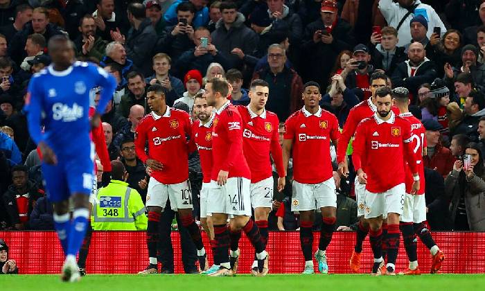 Nh&agrave; v&ocirc; địch Ch&acirc;u &Acirc;u chi&ecirc;u mộ 'người thừa' 40 củ của Man United
