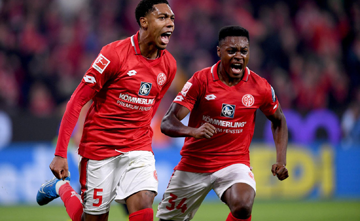 Mainz vs Eintracht Frankfurt (2h30 3/12): &Aacute;m ảnh Coface Arena