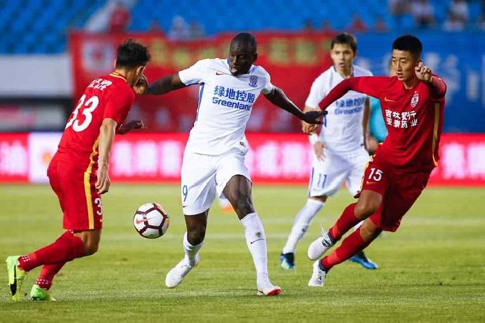 Soi k&egrave;o phạt g&oacute;c Shanghai Port vs Changchun YaTai, 14h ng&agrave;y 31/12