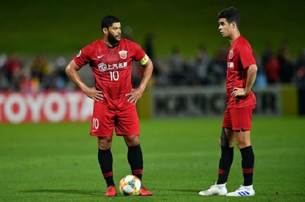 Virus corona t&agrave;n ph&aacute; b&oacute;ng đ&aacute; Trung Quốc