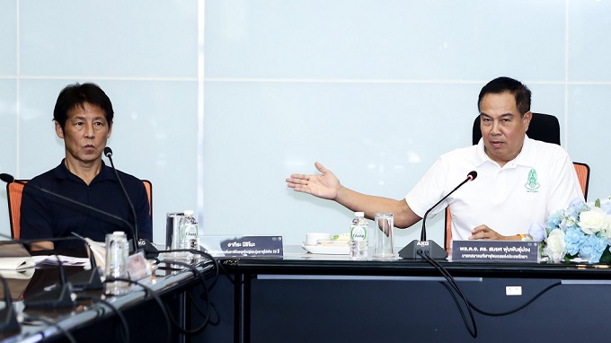 Th&aacute;i Lan vs Việt Nam: HLV Akira Nishino đột ngột bỏ về Nhật Bản