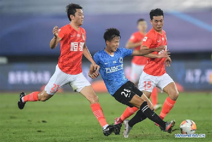 Ph&acirc;n t&iacute;ch k&egrave;o hiệp 1 Guangzhou FC vs Changchun Yatai, 14h30 ng&agrave;y 1/1
