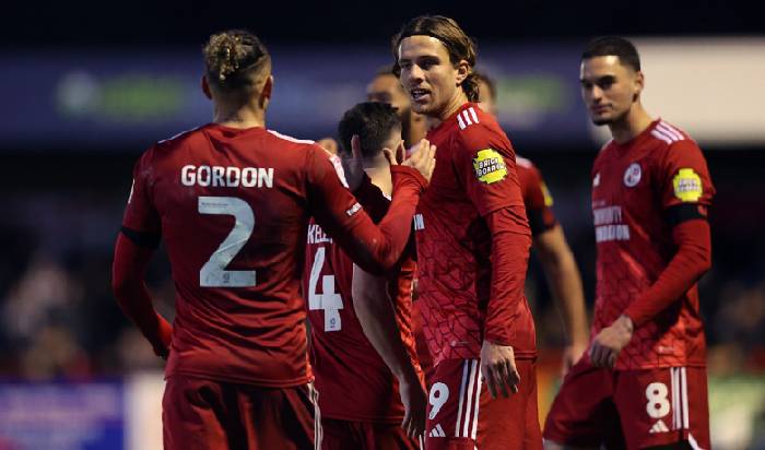 Nhận định, soi k&egrave;o Crawley Town vs Swindon, 22h00 ng&agrave;y 1/1