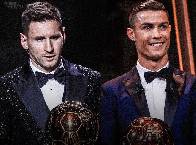 Messi lần đầu l&ecirc;n tiếng về khoảng c&aacute;ch 3 Quả b&oacute;ng v&agrave;ng với Ronaldo