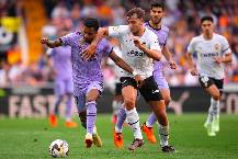 Soi k&egrave;o phạt g&oacute;c Valencia vs Real Madrid, 3h00 ng&agrave;y 4/1