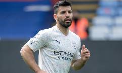Sergio Aguero tiến s&aacute;t kỷ lục của Wayne Rooney