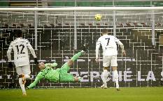 Kết quả b&oacute;ng đ&aacute; h&ocirc;m nay 3/2: Ronaldo lập c&uacute; đ&uacute;p; MU hủy diệt Southampton