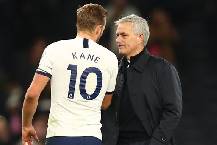 Tottenham vs Chelsea: HLV Mourinho b&aacute;o tin vui về Harry Kane