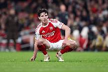 Arsenal trả gi&aacute; đắt sau chiến thắng trước Brentford