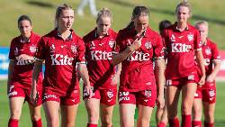 Soi k&egrave;o phạt g&oacute;c nữ Adelaide vs nữ Canberra, 12h ng&agrave;y 7/1