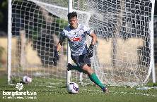 B&ugrave;i Tiến Dũng g&oacute;p c&ocirc;ng v&agrave;o chiến thắng của TP.HCM trước CLB hạng Nhất