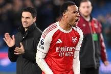 Bị ch&ecirc; 'phản b&oacute;ng đ&aacute;' HLV Mikel Arteta đ&aacute;p trả lạnh l&ugrave;ng