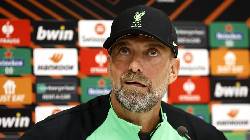 Klopp: 'T&ocirc;i gh&eacute;t l&agrave;m kh&aacute;ch ở SVĐ đ&oacute;, bầu kh&ocirc;ng kh&iacute; rất kh&oacute; chịu'