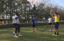 HLV Kiatisak cho ngoại binh HAGL chạy đua xuy&ecirc;n Tết