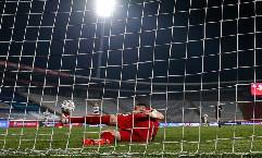 Đ&ocirc;i gi&agrave;y ngăn Ronaldo ghi b&agrave;n cũng được b&aacute;n đấu gi&aacute;