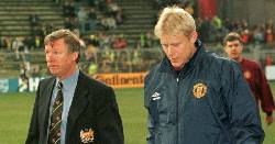 Schmeichel: 'Đời t&ocirc;i chỉ thấy Sir Alex ng&aacute;n đ&uacute;ng g&atilde; của Liverpool'