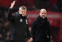 Pep lại chơi 'v&otilde; mồm' trước Derby Manchester