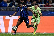 4 lần trọng t&agrave;i tranh c&atilde;i trong trận đấu giữa Inter v&agrave; Barcelona