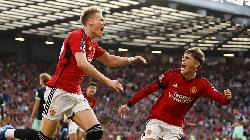 'Người h&ugrave;ng' McTominay n&oacute;i g&igrave; sau c&uacute; đ&uacute;p 'thần th&aacute;nh' ph&uacute;t b&ugrave; giờ