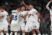 Bất ngờ! Tottenham cũng bị 'thẻ đỏ' như đội b&igrave;nh thường