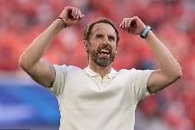 HLV Southgate bực tức v&igrave; gi&aacute;n điệp l&agrave;m lộ chiến thuật của tuyển Anh