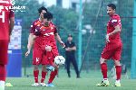 C&ocirc;ng Phượng 'chiếm s&oacute;ng' tr&ecirc;n s&acirc;n tập trước trận gặp Malaysia