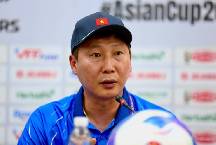 HLV Kim Sang Sik kh&ocirc;ng quan t&acirc;m tới &aacute;n phạt của Malaysia