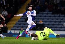 Soi k&egrave;o phạt g&oacute;c Huddersfield vs Blackburn, 18h30 ng&agrave;y 10/4