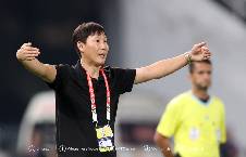 HLV Kim Sang Sik dẫn dắt đội C&aacute;c ng&ocirc;i sao Đ&ocirc;ng Nam &Aacute; chạm tr&aacute;n MU