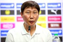 HLV Kim Sang Sik xin lỗi người h&acirc;m mộ Việt Nam sau trận thua Malaysia