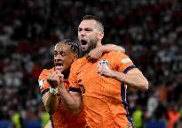 Đội tuyển H&agrave; Lan gặp sự cố bất ngờ, phải hủy họp b&aacute;o