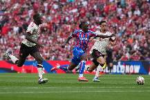 Đ&aacute;nh bại Liverpool, Crystal Palace gi&agrave;nh si&ecirc;u c&uacute;p Anh